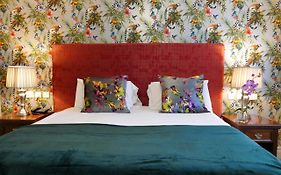 Nesbitt Arms Boutique Hotel